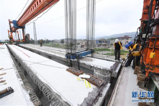 ����(j��ng)������4����ƽ�F·ȫ��(xi��n)�������O���